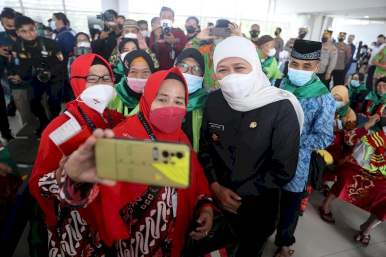 Gubernur Khofifah Minta  Penambahan Penerbangan Langsung Surabaya- Madinah dan Surabaya Jeddah