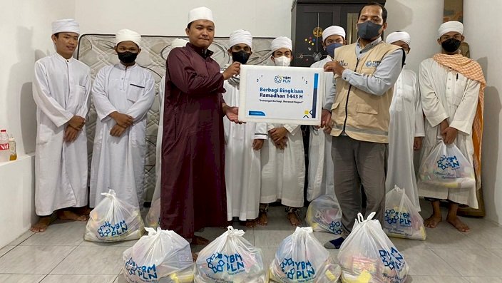 YBM PLN Bagikan 30 Ribu Paket untuk Kaum Dhuafa