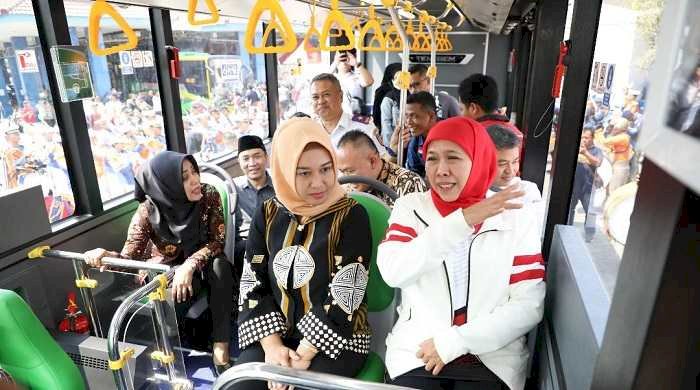 Bus Trans Jatim akan Diperluas ke Lamongan dan Bangkalan, Khofifah: Penguat Konektivitas dan Layanan Angkatan Umum Aman dan Nyaman
