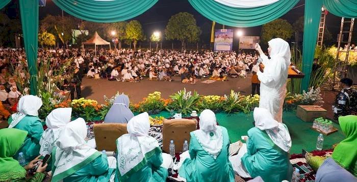 Khofifah Hadiri Majelis Sidoarjo Bermunajat,  Didoakan Lanjutkan Pimpin Jawa Timur