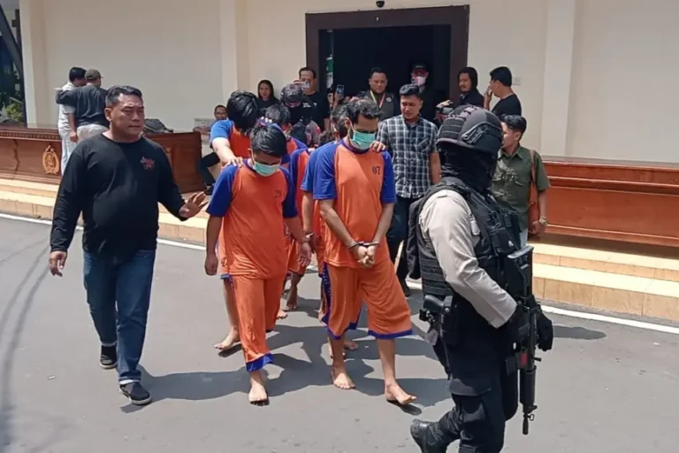 Polres Jombang Gagalkan Peredaran Ratusan Ribu Pil dobel L dan 5 Kg Ganja, 13 Bandar Diciduk