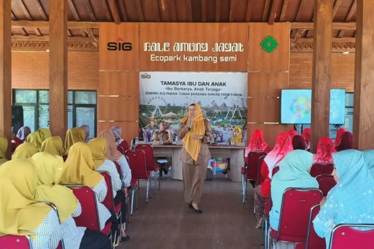 SIG Pabrik Tuban dan Dinkes P2KB Gelar Parenting bagi Ratusan Ibu Wali Murid TK