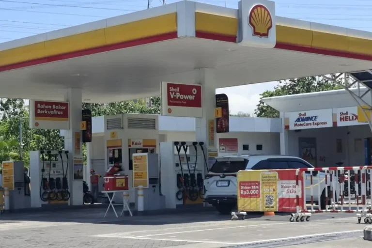 Terancam Langka, Pelanggan SPBU Shell di Gresik Minta Perbaikan Kualitas BBM Produk Pertamina