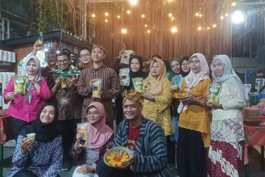 Sentuhan Kuno&Modern, FISIP Unair Kembangkan UMKM Kampoeng Pintar Oase Tembok Gede Dengan Nuansa Majapahit