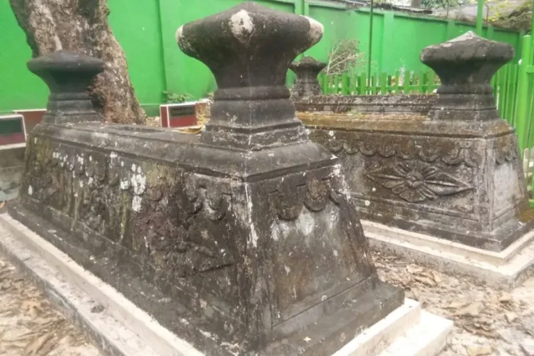 Darah Bangsawan, Jiwa Rakyat: Jejak Prawirowidjodjo Memimpin Nganjuk di Era Belanda