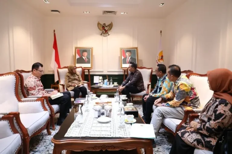 Perjuangkan Nasib P3K Paruh Waktu dan Tambahan Kuota CPNS, Bupati Jember Temui Menteri