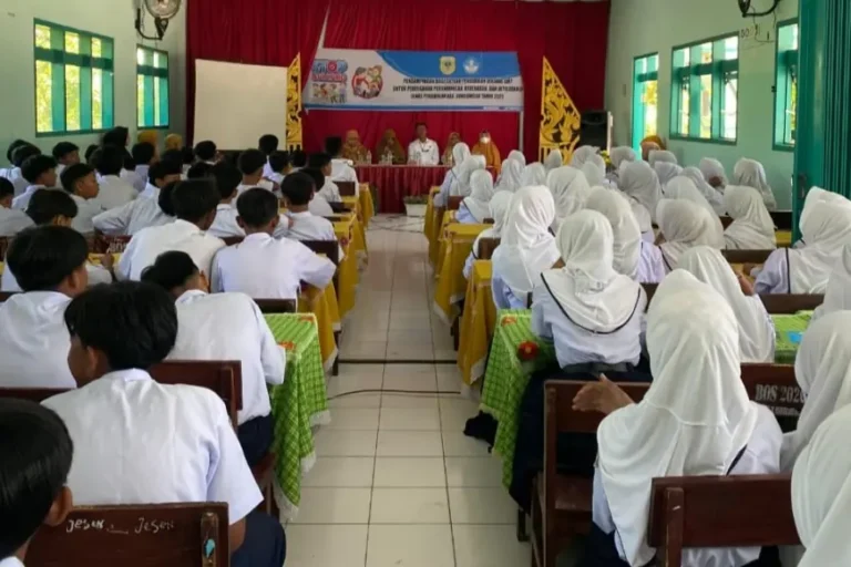 Pelajar di Bondowoso Ikuti Edukasi Bahaya Perundungan di Sekolah
