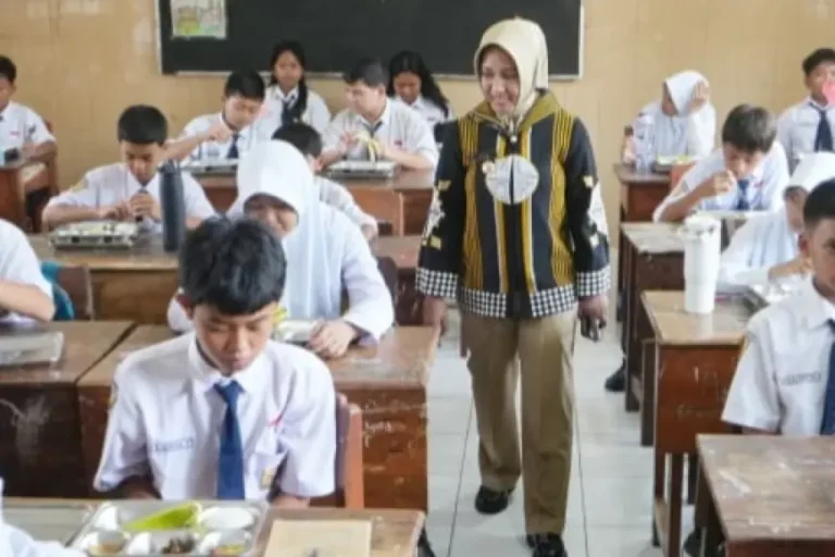 Wali Kota Mojokerto Pantau Distribusi Program MBG, 57 Persen Terlayani