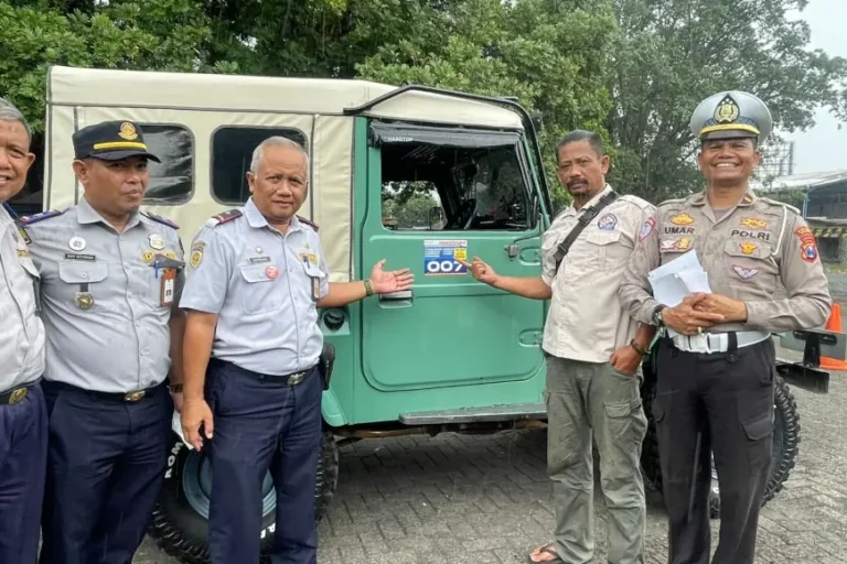 Polres dan Dishub Bersinergi Pastikan Jeep Wisata Bromo Aman