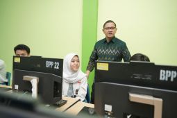 Sebanyak 390.186 siswa dari  4.323 sekolah di Jatim siap ikuti TKA