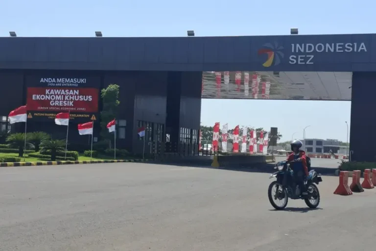 Nilai Investasi Capai Rp106 Triliun, Warga Klaim KEK JIPPE Gresik Tak Berdampak ke Serapan Tenaga Kerja Lokal