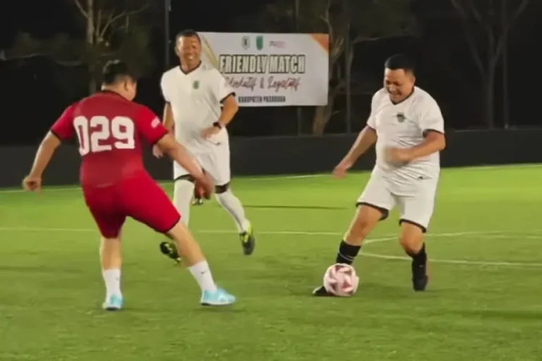 Pererat Seduluran Serta Komunikasi, Legislatif dan Eksekutif di Pasuruan Main Bola Bareng