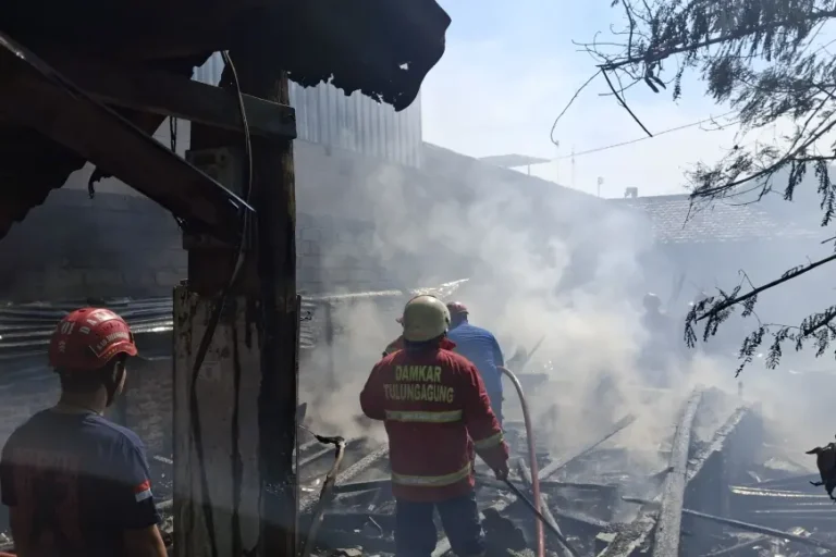 Rumah Warga di Tulungagung Ludes Terbakar, Kerugian Ditaksir Rp100 Juta