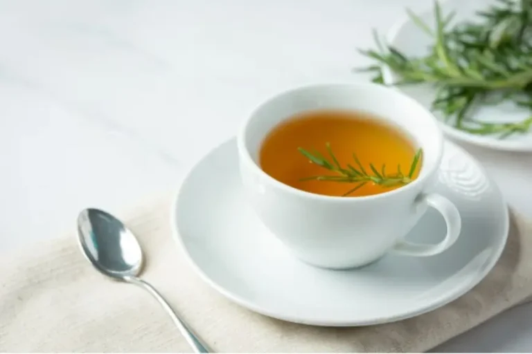 Minum Teh Setelah Makan, Bikin Sehat atau Justru Bahaya? Ini Faktanya