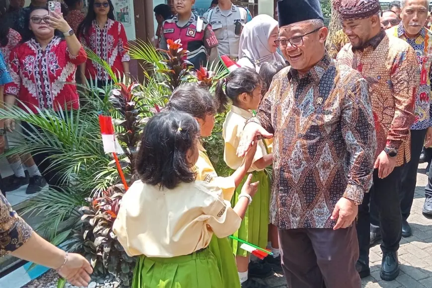 Mendikdasmen Abdul Mu’ti Gaungkan Revolusi Pendidikan Nasional dari Kota Batu