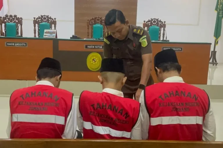JPU Tuntut Pelaku Perkosaan dan Pembunuhan Siswi SMA di Jombang Hukuman Penjara Seumur Hidup