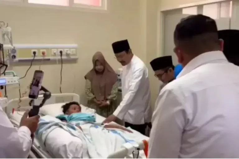 Pemerintah Jamin Pendidikan 3 Santri Ponpes Al&Khoziny yang Diamputasi