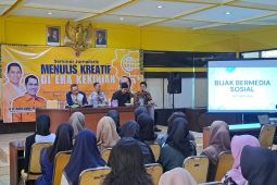 Adies Kadir tanamkan integritas digital lewat seminar jurnalistik