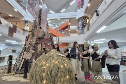 UK Petra hadirkan pohon Natal "Terang dari Timur" bernuansa Papua