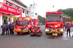 Pemkot Surabaya luncurkan robot pemadam kebakaran di medan berbahaya