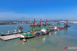 Terminal Teluk Lamong sambut kedatangan perdana kapal MV YM Continuity
