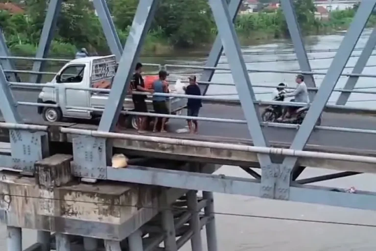 Pembuang Limbah Potongan Ayam di Jombang Ditangkap, Perusahaan Tak Memiliki IPAL di Balik Pencemaran Lingkungan