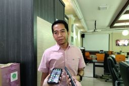 DPRD Surabaya sebut edukasi jukir bakal urai hambatan parkir nontunai