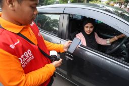 Wali Kota Surabaya Imbau warga bayar parkir nontunai