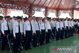 Pemkab Pamekasan larang ASN siaran langsung di medsos saat jam kerja