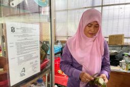 Pemkot Surabaya fasilitasi legalitas ribuan pedagang