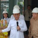 Minister urges production of second-brand cooking oil ahead of Ramadan