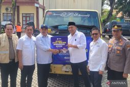 Apkasi beri bantuan untuk korban banjir bandang di Situbondo