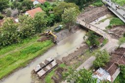Pemkab Sidoarjo genjot normalisasi sungai untuk cegah banjir