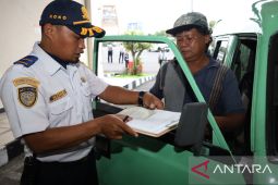 Dishub-Polrestabes Surabaya gencarkan pemeriksaan Kir angkutan umum