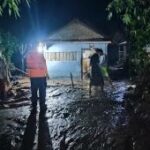 Satu orang hanyut saat terjadi banjir bandang di Jember
