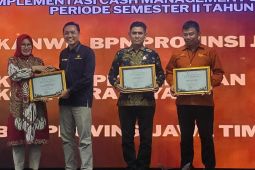 Kanwil BPN Jatim raih penghargaan satker terbaik KPPN Surabaya