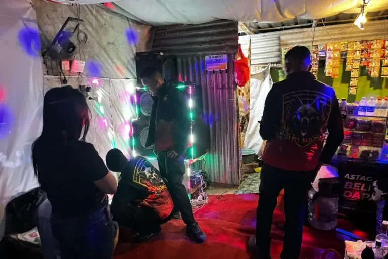 Resahkan Warga Jadi Tempat Mabuk, Sejumlah Warung Karaoke di Gresik Digerebek Polisi