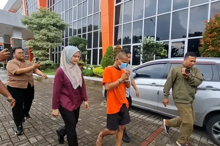 Polisi Gresik Bekuk Residivis Pengedar Sabu Saat Ramadan