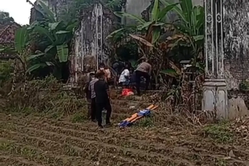 Dua Mayat Tanpa Busana di Eks Asrama Polri Jombang Gegerkan Warga