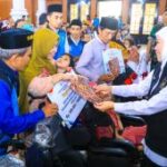 Khofifah salurkan bansos Rp13,76 miliar bagi warga Pamekasan