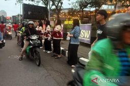 YBAI dan mahasiswa Buddhis bagikan seribu paket takjil