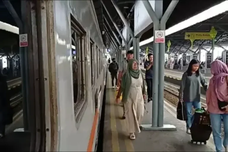 H+6 Lebaran, 47 Ribu Penumpang Padati Stasiun di Wilayah Daop 8 Surabaya