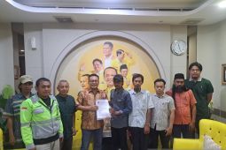 Wakil Ketua DPRD Surabaya terima aduan warga Gunung Anyar