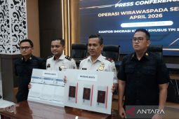 Imigrasi Surabaya amankan tiga WNA RRT diduga langgar izin tinggal