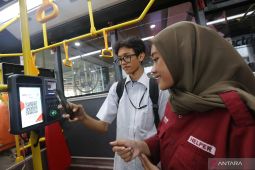 Wali Kota Surabaya imbau ASN beralih ke transportasi umum