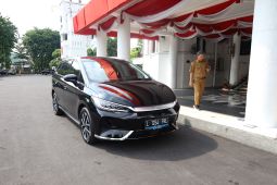 Wali Kota Surabaya targetkan kendaraan operasional beralih ke listrik