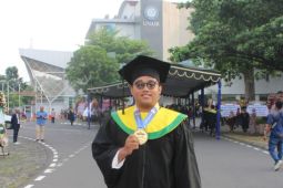 Pandya Bhagaskara raih predikat wisudawan terbaik Fakultas Kedokteran UNAIR