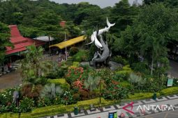 Pemkot Surabaya terapkan parkir nontunai di KBS