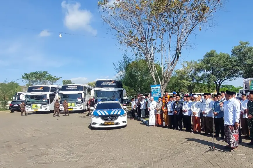 1.204 Calon Jemaah Haji Kabupaten Probolinggo Resmi Diberangkatkan