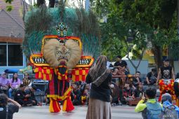 Penampilan Reyog hibur warga di Surabaya
